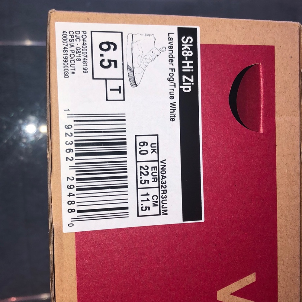 Toddler VANS w/ BOX - Picture 7 of 7